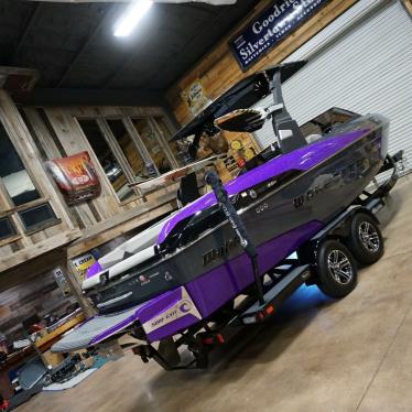 2015 Malibu wakesetter 23lsv