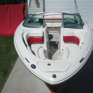 2006 Sea Ray 220 select