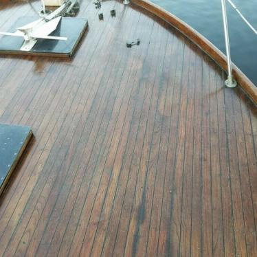 1972 Trojan flush deck motoryacht 42