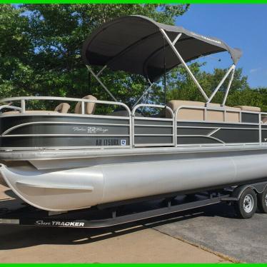 2017 Sun Tracker fishin' barge 22 dlx