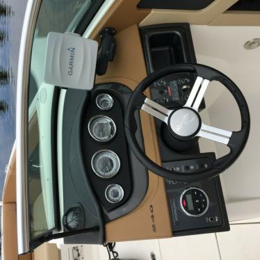 2014 Sea Ray 240 sundeck