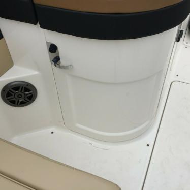 2014 Sea Ray 240 sundeck