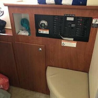 2010 Bayliner 32