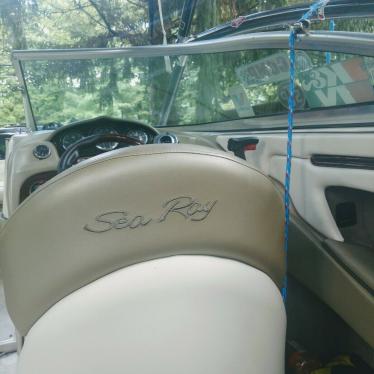 2006 Sea Ray 220 select