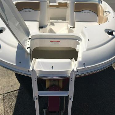 2011 Sea Ray sun deck