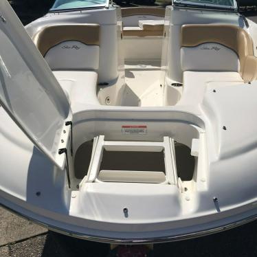 2011 Sea Ray sun deck