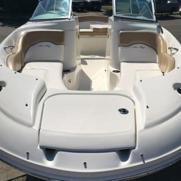 2011 Sea Ray sun deck