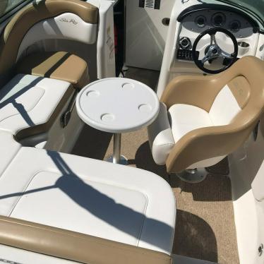 2011 Sea Ray sun deck