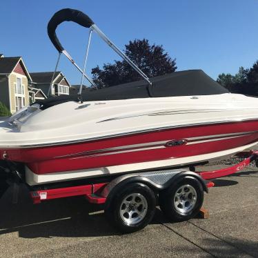 2011 Sea Ray sun deck