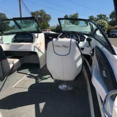 2014 Sea Ray 205 sport