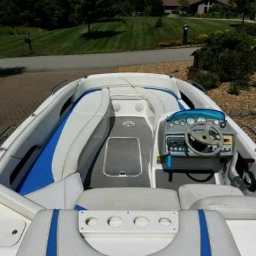 2006 Bayliner deckboat