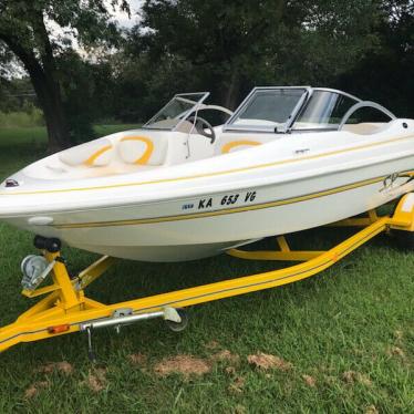 2004 Glastron 195sx bow rider