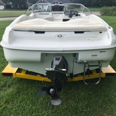 2004 Glastron 195sx bow rider