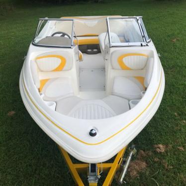 2004 Glastron 195sx bow rider