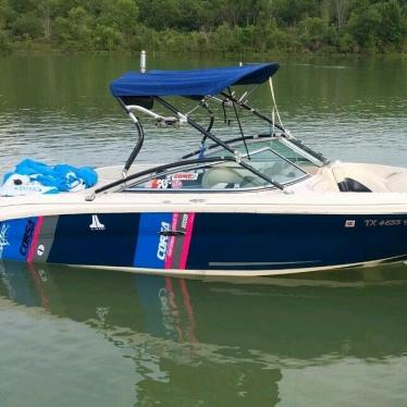 2006 Sea Ray 220 select