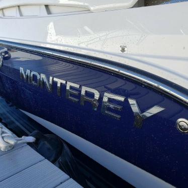 2017 Monterey 295 sports yacht