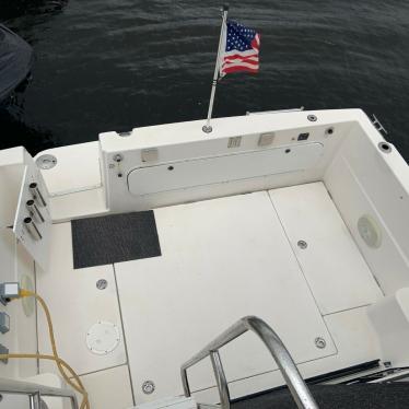 1999 Bayliner 2858 command bridge