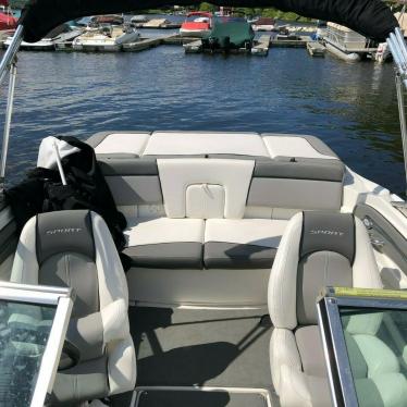 2011 Sea Ray 205 sport