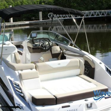 2014 Regal 2400 fasdeck