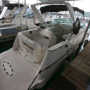 2001 Rinker fiesta vee 270