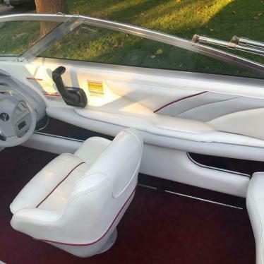 1995 Sea Ray signature 200