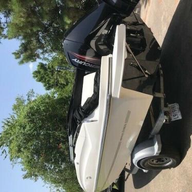 2016 Bayliner 190 deckboat