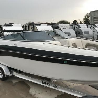 2004 Crownline 270