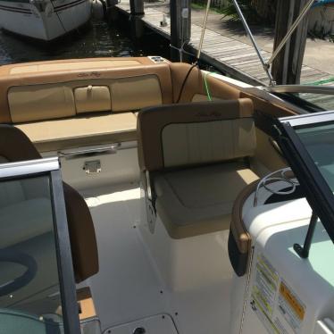 2014 Sea Ray 240 sundeck