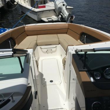 2014 Sea Ray 240 sundeck