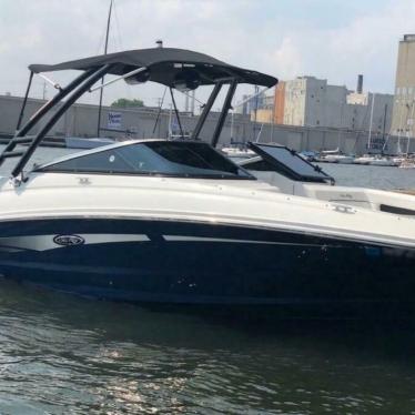 2015 Sea Ray 220 d