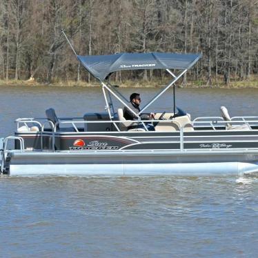 2015 Sun Tracker fishin barge 22 dlx