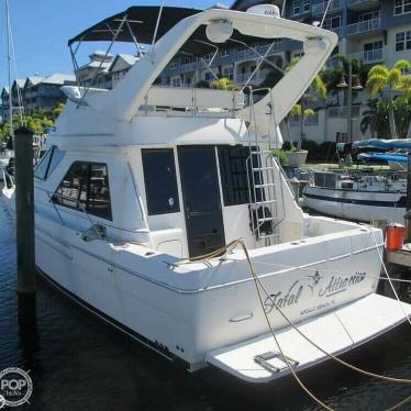 1996 Bayliner 3788 command bridge