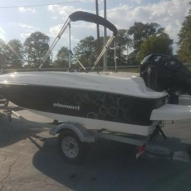 2017 Bayliner element e16