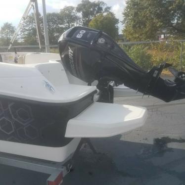 2017 Bayliner element e16