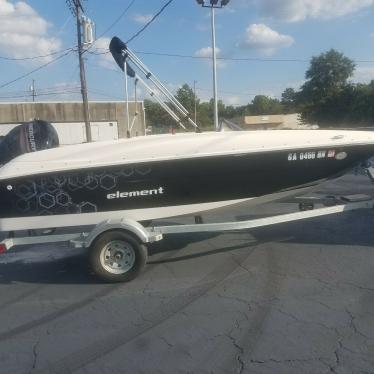 2017 Bayliner element e16