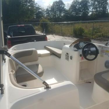 2017 Bayliner element e16