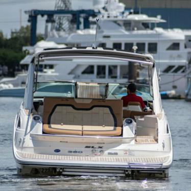 2015 Sea Ray 350 slx