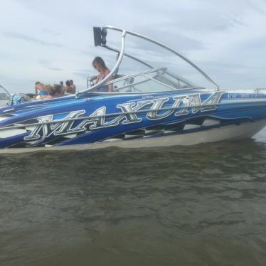 1999 Bayliner maxum