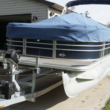 2014 Starcraft stardeck 236 cruise