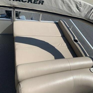 2017 Sun Tracker party barge 24 dlx