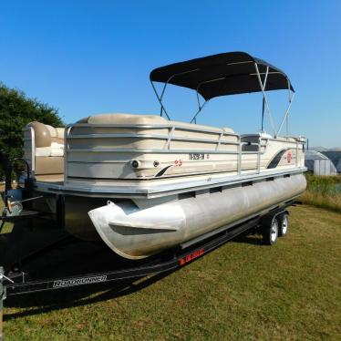 2002 Sun Tracker party barge