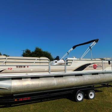 Sun Tracker Party Barge 2002 for sale for $2,000 - Boats-from-USA.com