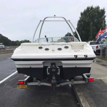 2010 Bayliner 215