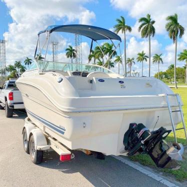 2004 Sea Ray 215 weekender