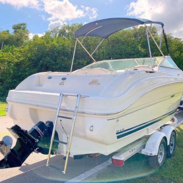 2004 Sea Ray 215 weekender