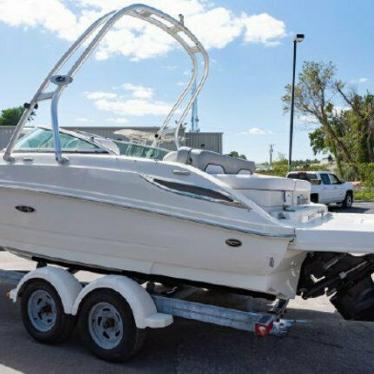 2010 Sea Ray 220 sundeck