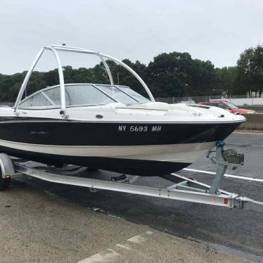 2010 Bayliner 215