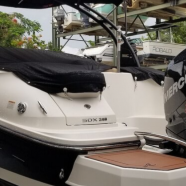 2017 Sea Ray sundeck