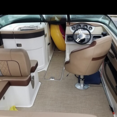 2017 Sea Ray sundeck