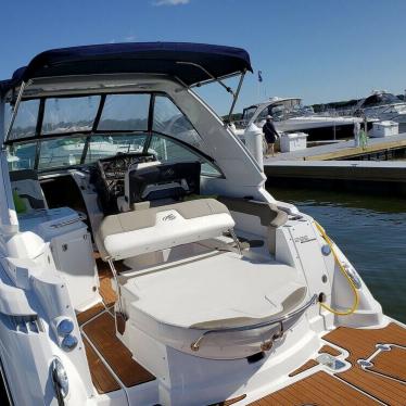 2017 Monterey 295 sports yacht